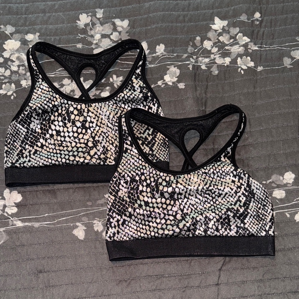 NUX Black and White Patterned Sports Bra